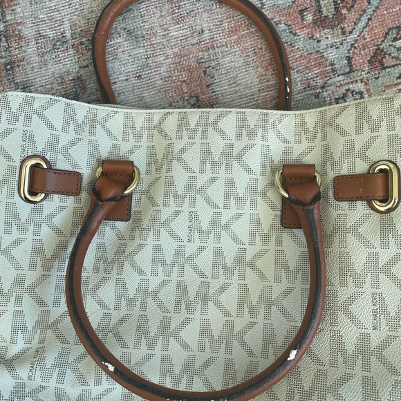 Michael Kors Hamilton Large Bag - Picture 5 of 13